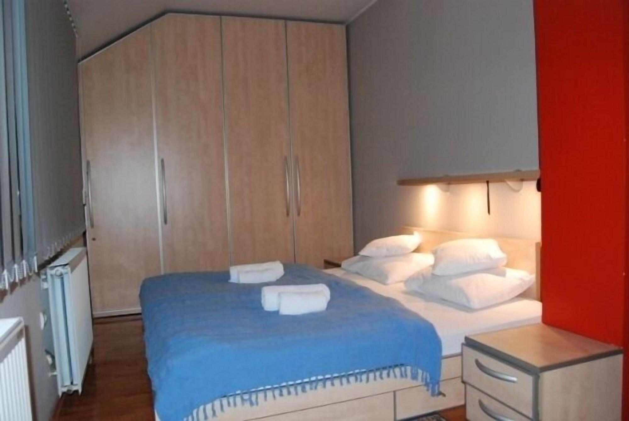 Car Royal Apartments And Rooms Novi Sad Værelse billede